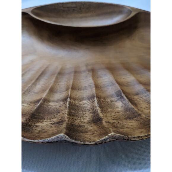 Divided Wood Bowl Hand carved Clam Scalloped Monkey Pod Made in Philippines - Picture 6 of 7